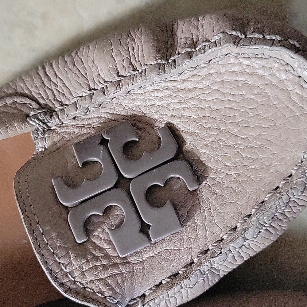 Tory Burch Tan Moccasin Flats with Logo Detail - Picture 4 of 8